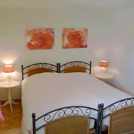 Des Roses Villa *